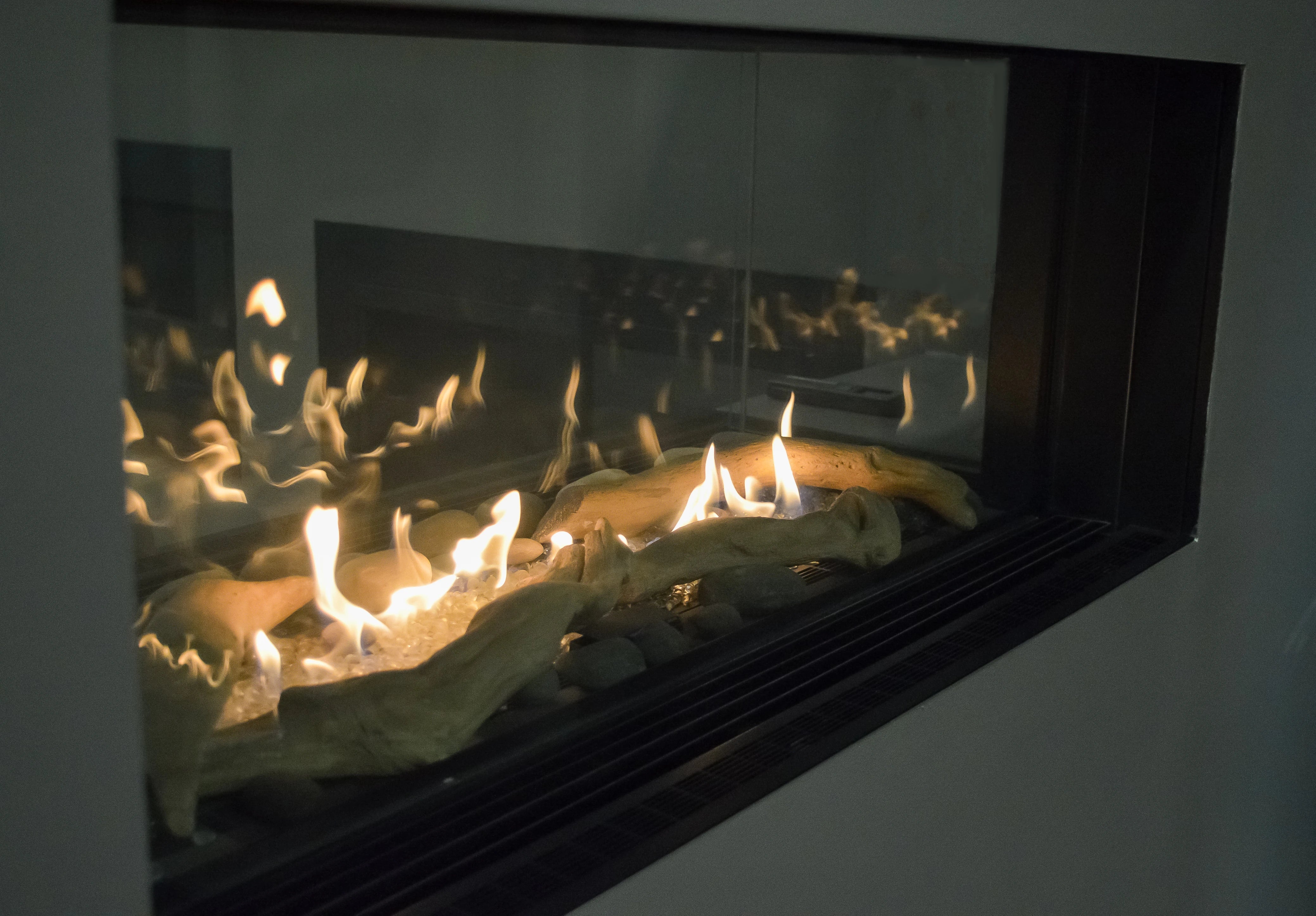 Sierra Lyon – 4 Sided See Through Gas Fireplace