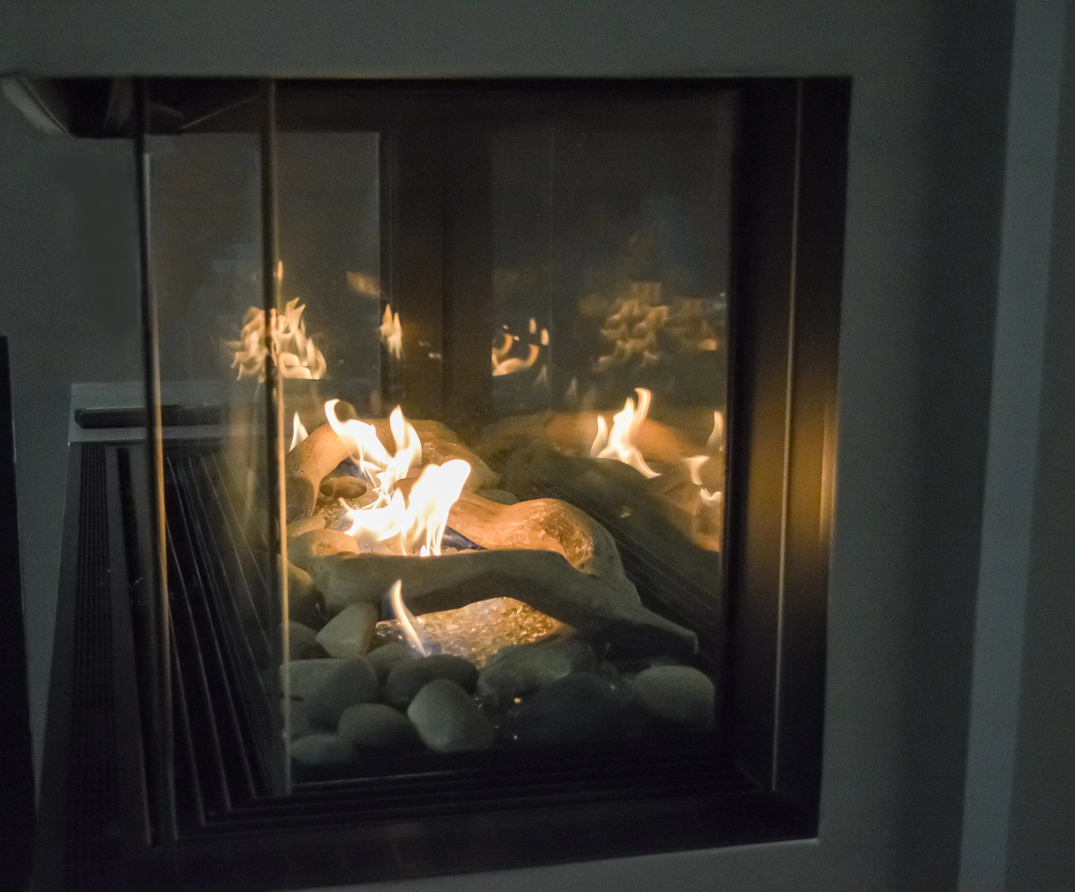 Sierra Lyon – 4 Sided See Through Gas Fireplace