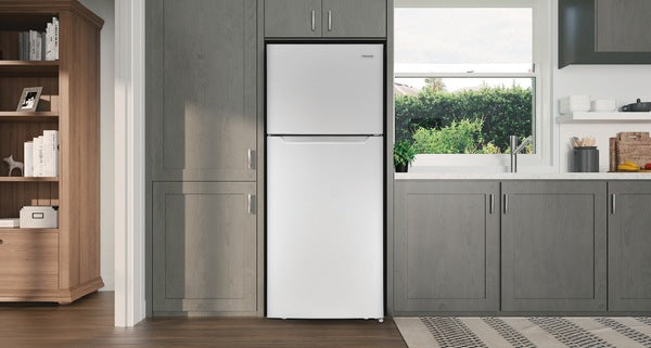 Frigidaire 17.6 Cu. Ft. - Top Freezer Refrigerator - White