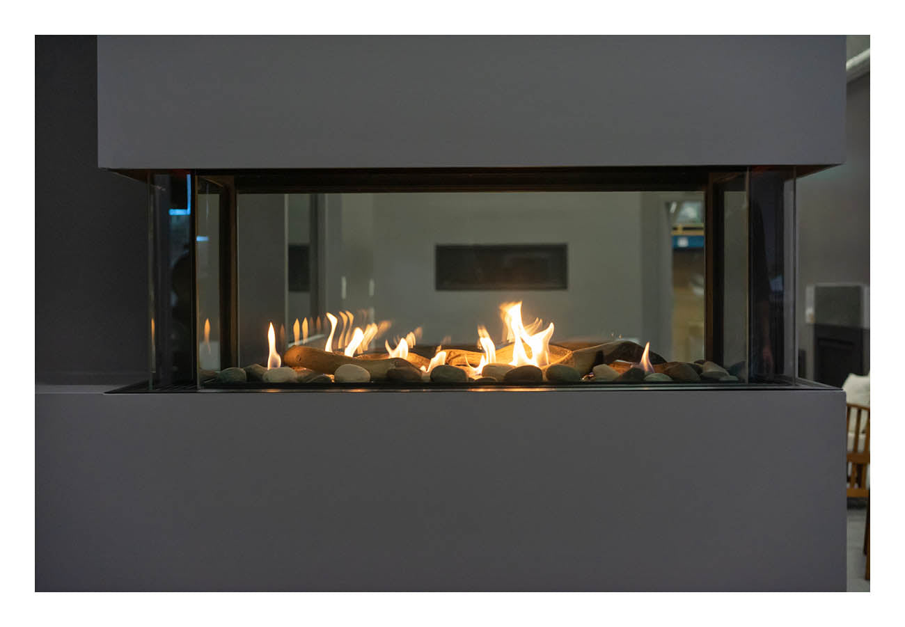 Sierra Lyon – 4 Sided See Through Gas Fireplace