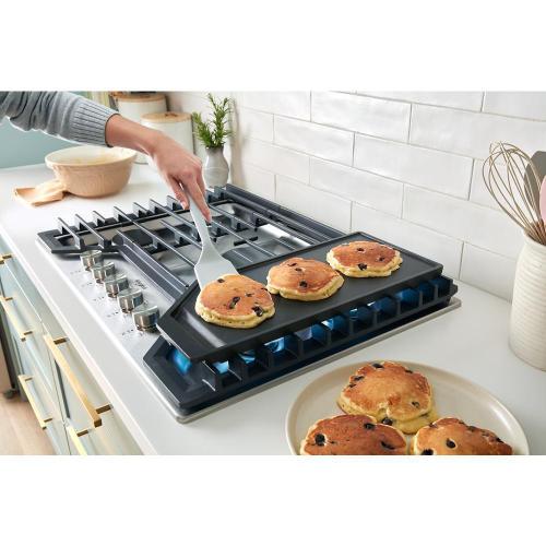 Whirlpool 30-inch Gas Cooktop with 2-in-1 Hinged Grate to Griddle - Stainless Steel